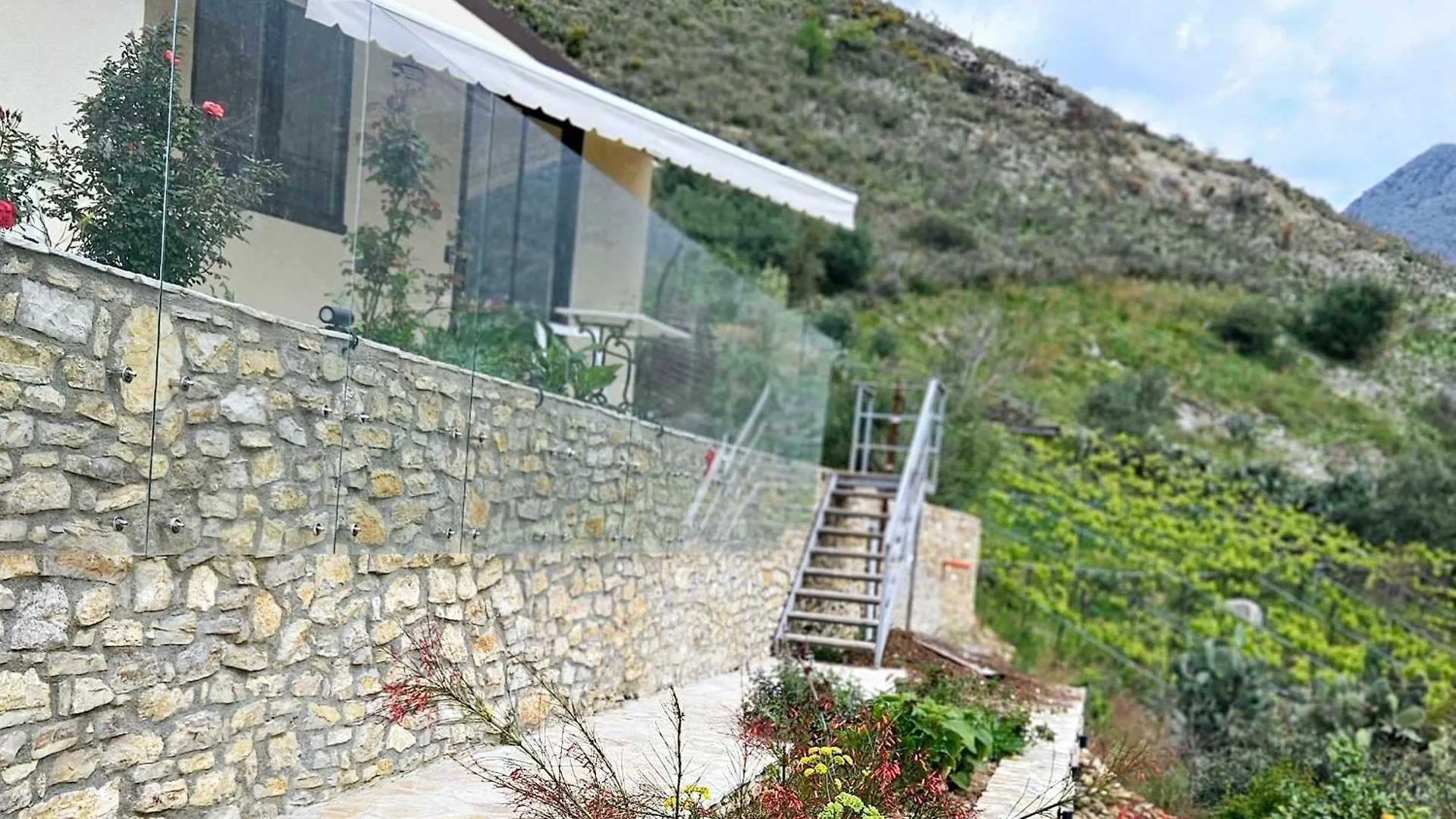 Aria'S Apartment 1 Qeparo Albania
